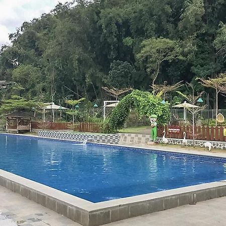 Hotel RedDoorz near Wisata Paribendo Bukit Lawang Zewnętrze zdjęcie