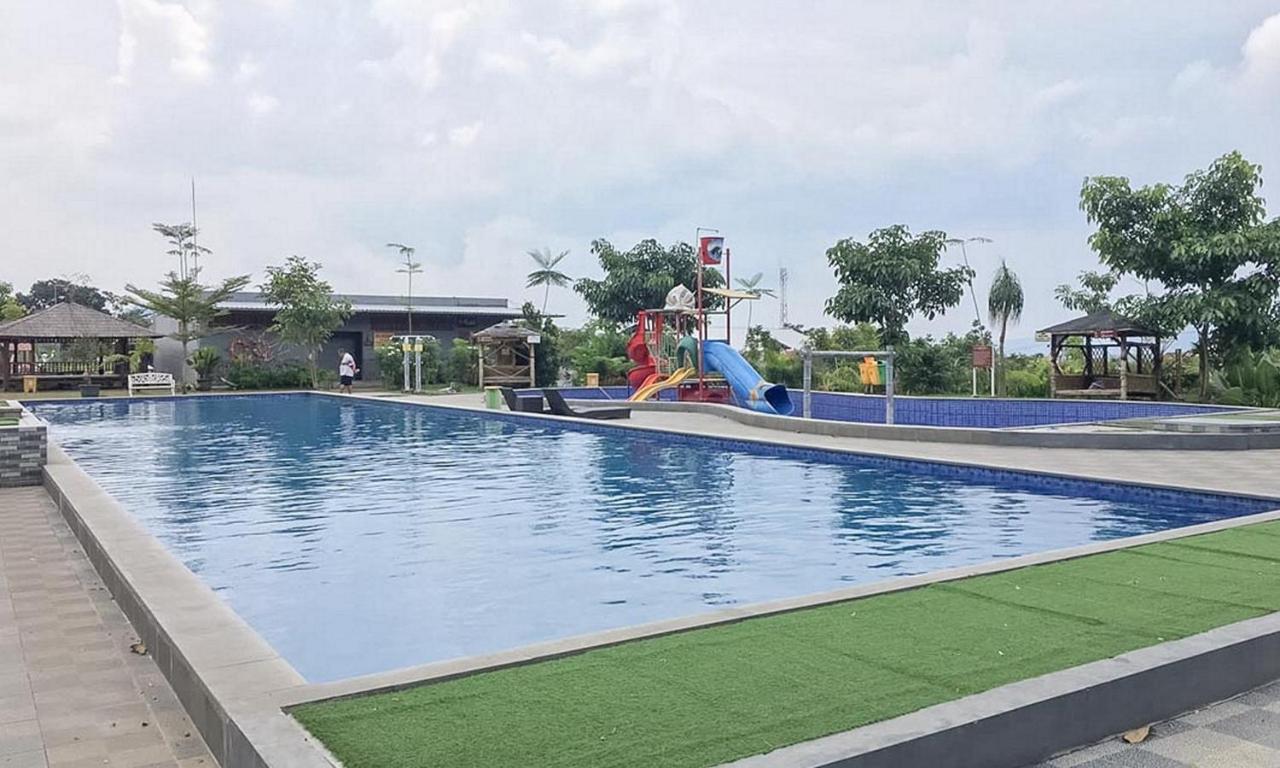 Hotel RedDoorz near Wisata Paribendo Bukit Lawang Zewnętrze zdjęcie