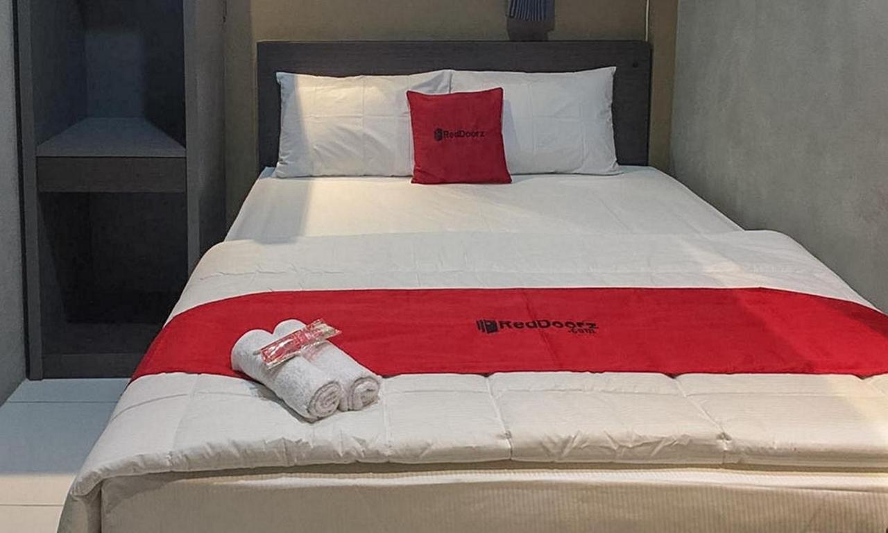Hotel RedDoorz near Wisata Paribendo Bukit Lawang Zewnętrze zdjęcie