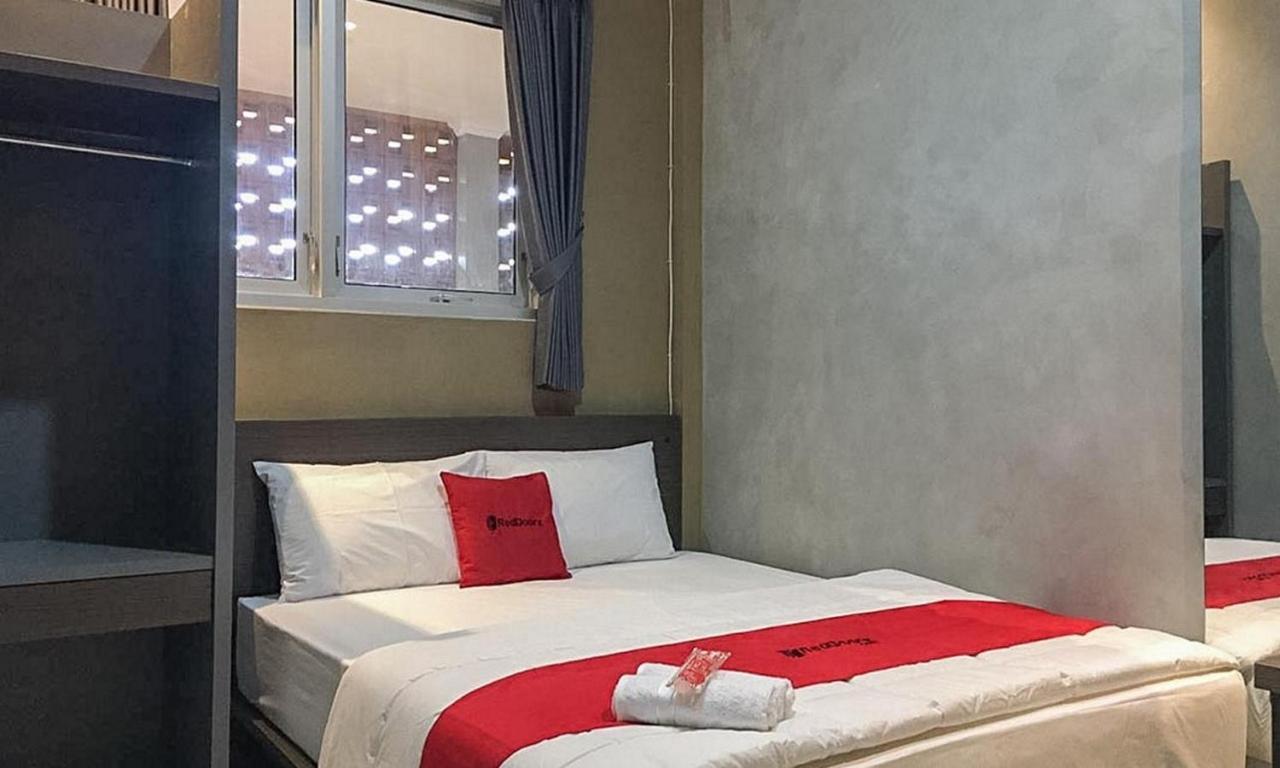 Hotel RedDoorz near Wisata Paribendo Bukit Lawang Zewnętrze zdjęcie